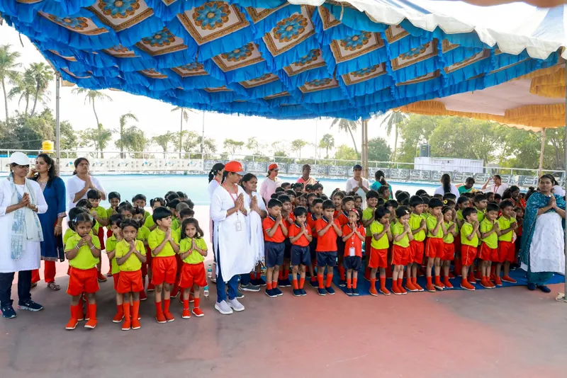 The whole school gathers under the canopy before the start